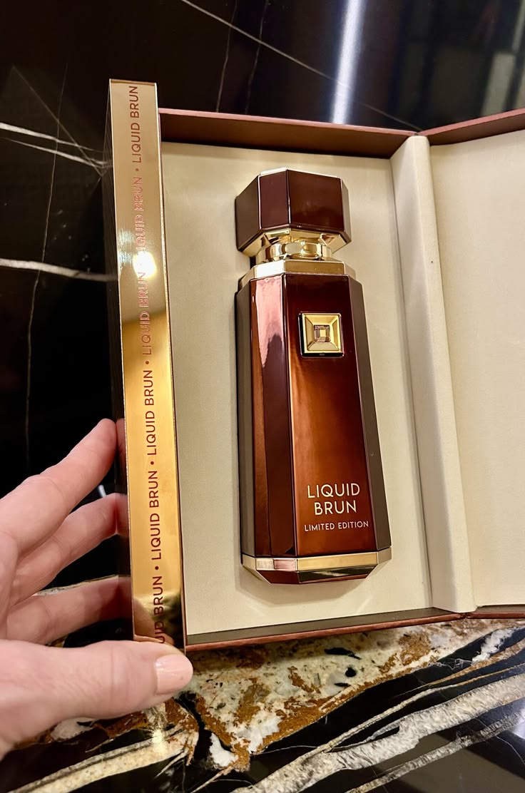 El Secreto de las Fragancias que Dejan Huella LIQUID BRUN